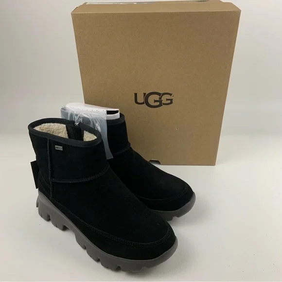 UGG Palomar Black Waterproof Suede Snow Ankle Boots size 8.5 - Picture 8 of 9